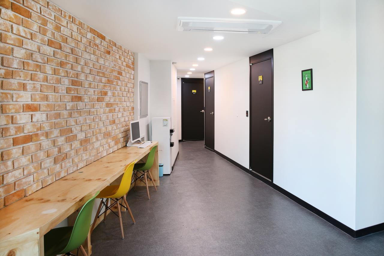 24 Guesthouse Йосу Екстер'єр фото