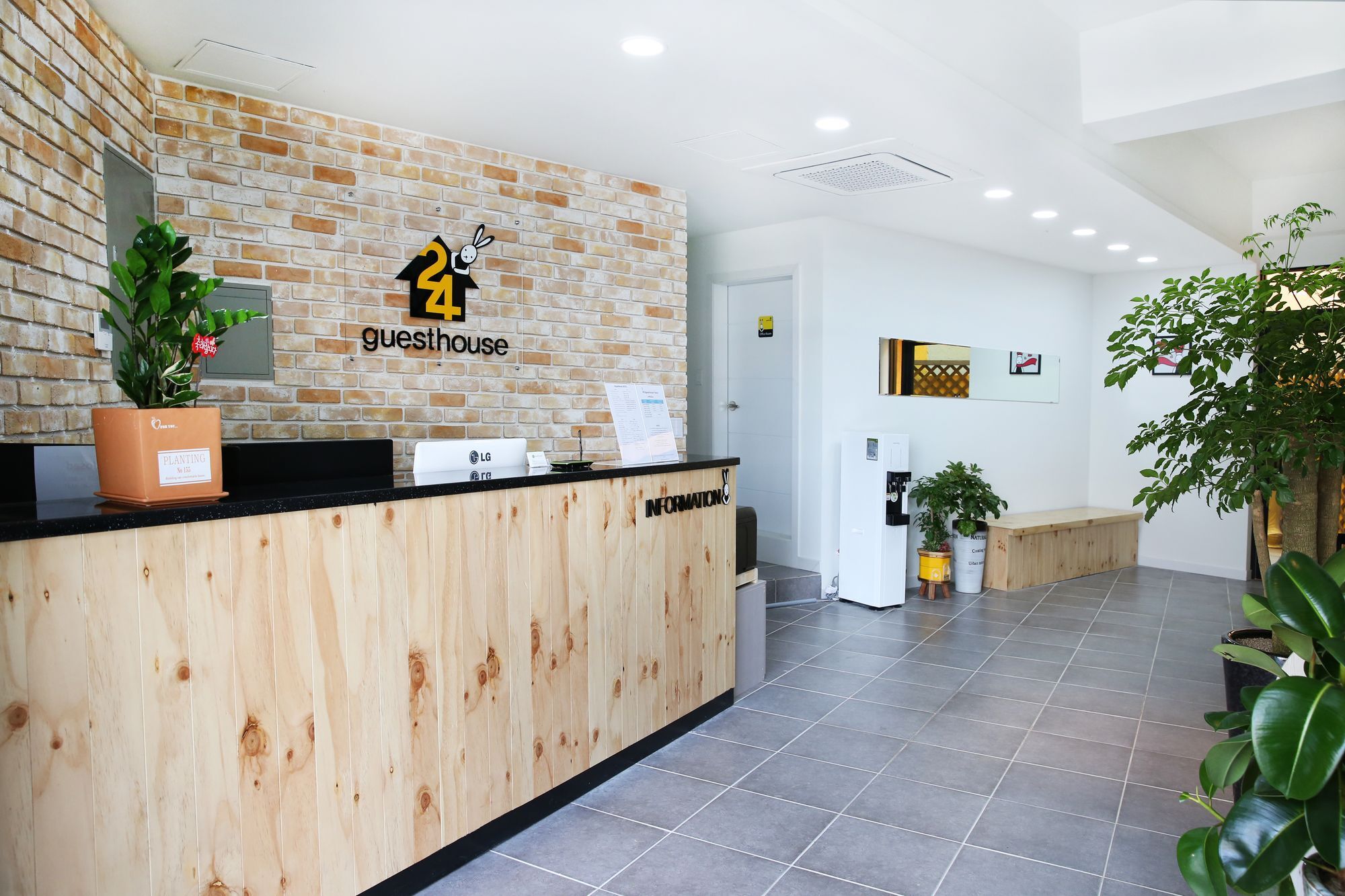 24 Guesthouse Йосу Екстер'єр фото