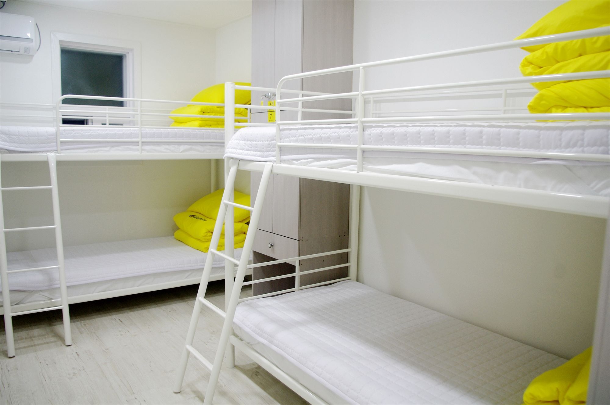 24 Guesthouse Йосу Екстер'єр фото